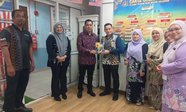 KUNJUNGAN MESRA MADANI DARI JABATAN PENERANGAN  NEGERI KELANTAN BERSAMA PIHAK PENGURUSAN KE PEJABAT PILIHAN RAYA NEGERI KELANTAN