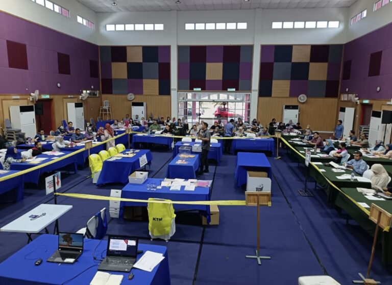 TAKLIMAT PETUGAS PILIHAN RAYA BAGI PERSEDIAAN MENGHADAPI  PILIHAN RAYA UMUM DEWAN UNDANGAN NEGERI MELAKA KE-16