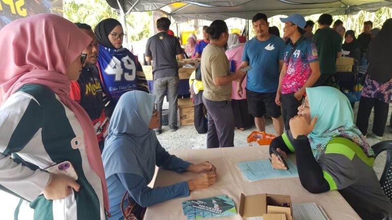 Program Outreach Di Kampung Sungai Tungku, Teluk Intan