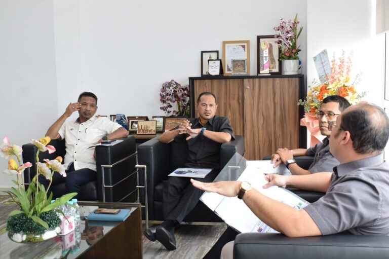 Kunjung Hormat kepada YBhg. Datuk Bandar MBKT, Tuan Hj Lizan bin Che Mat oleh Pengarah Pilihan Raya Negeri Terengganu.