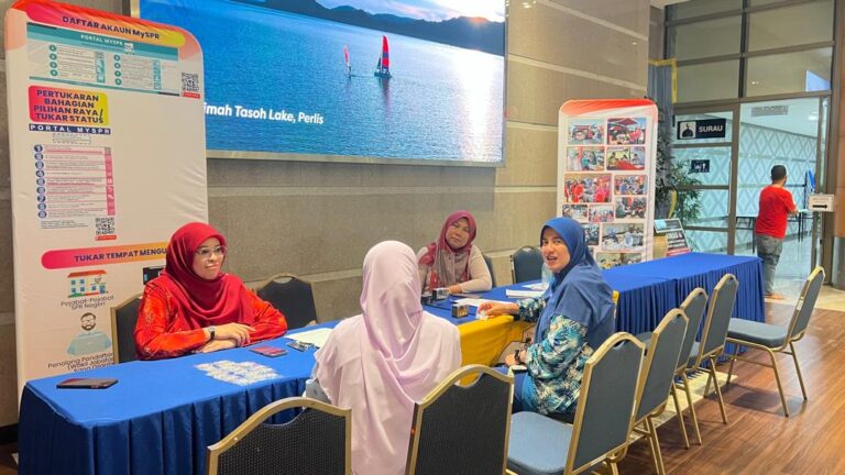 PEMBUKAAN KAUNTER PENDAFTARAN PEMILIH SEMPENA PROGRAM PENDIDIKAN PENGUNDI BERSAMA WARGA KEMENTERIAN KEWANGAN