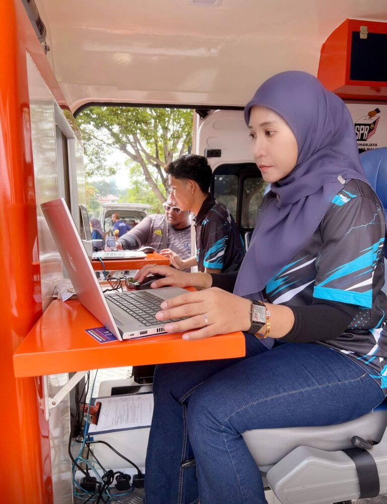 PEMBUKAAN KAUNTER PENDAFTARAN PEMILIH SEMPENA  PROGRAM KARNIVAL JUALAN KOMUNITI FASA 3, PRESINT 9